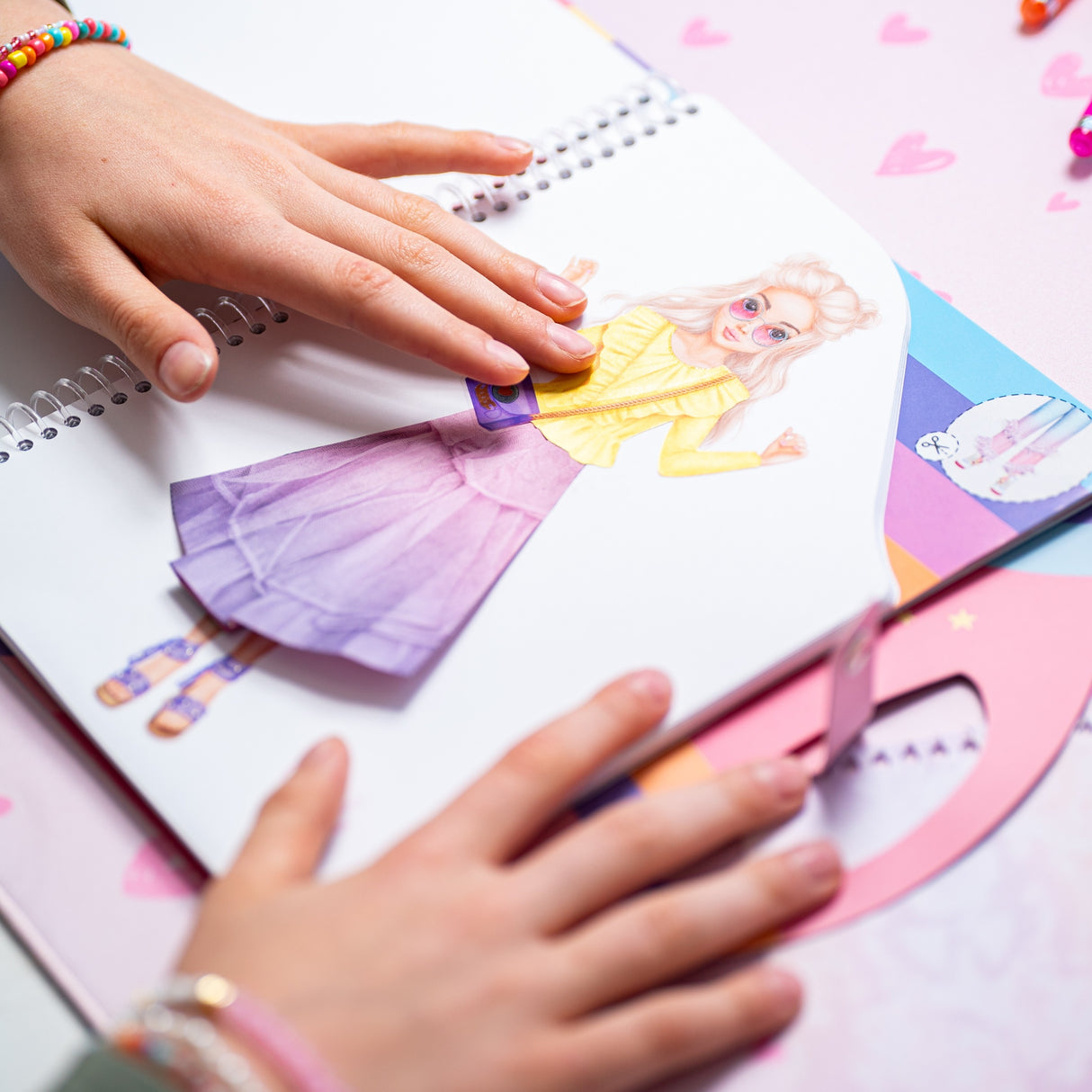 TOPModel Collage Fashion Book – Dress Me Up Creative Activity by Depesche