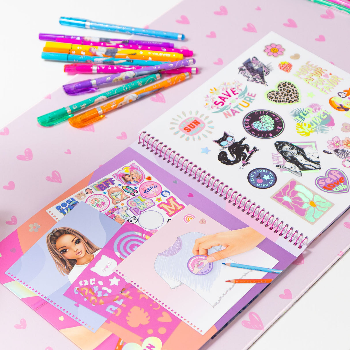 TOPModel T-Shirt Designer – Create & Style Activity Book by Depesche